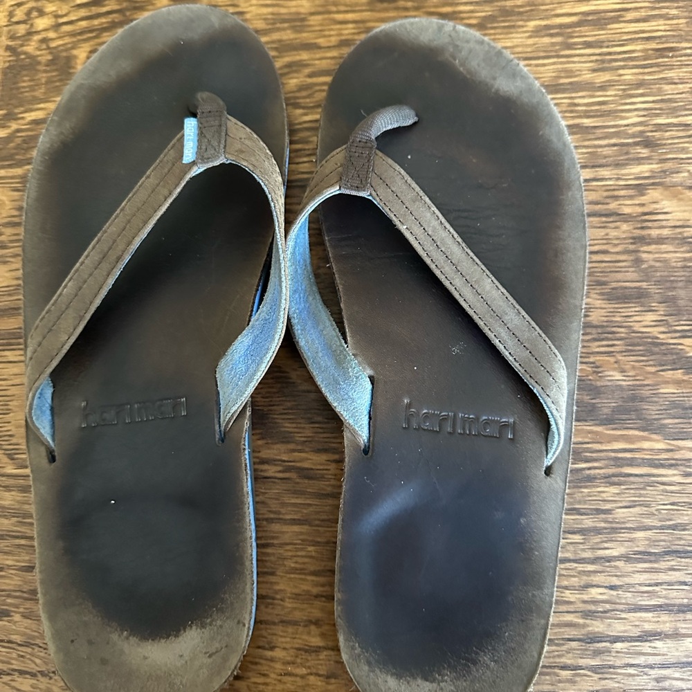 Hari Mark Women’s Blue and Brown leather flip flops